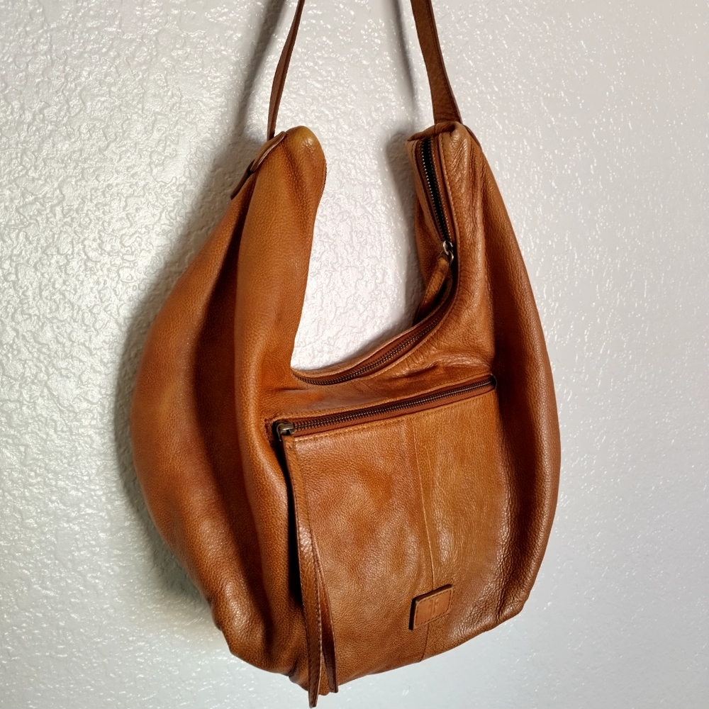 Frye slouchy boho shoulder hobo buttery soft tan leather bag